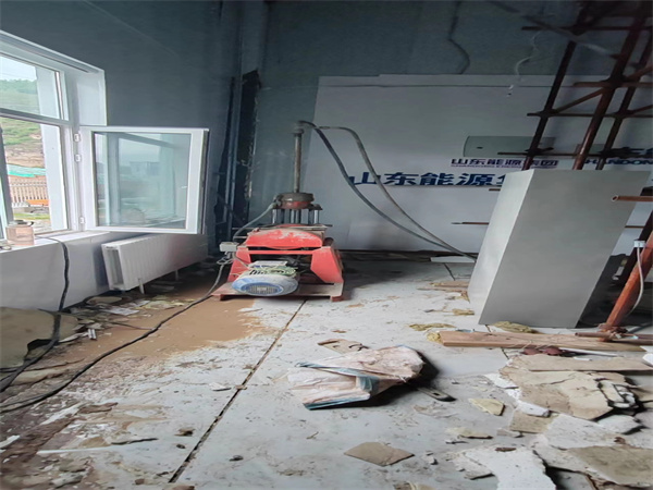 向阳街道地基基础下沉墙体裂缝加固注浆顶升施工