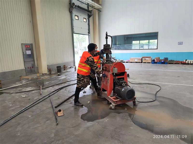 向阳街道厂房地面下沉塌陷注浆加固施工